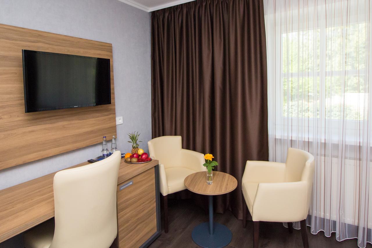 Hotel Am See Тутцинг Екстериор снимка