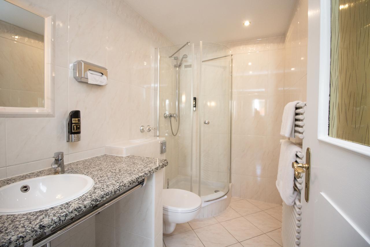 Hotel Am See Тутцинг Екстериор снимка